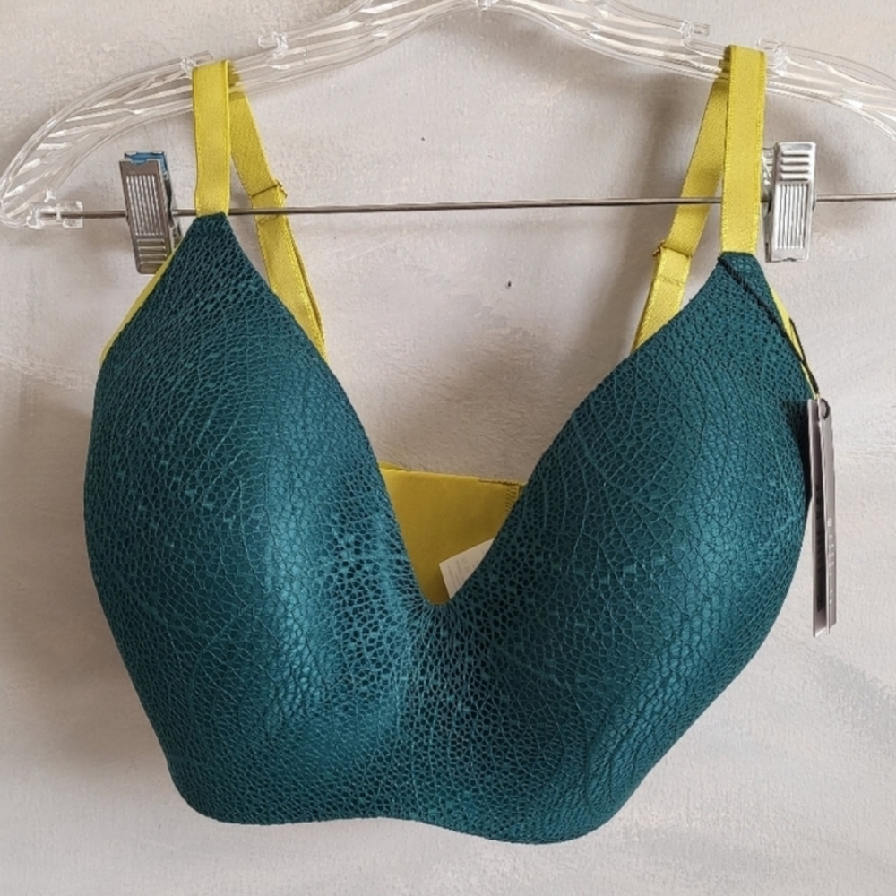 Knix Lace Wing Woman Conture Bra Size 6+ Emerald Color NWT